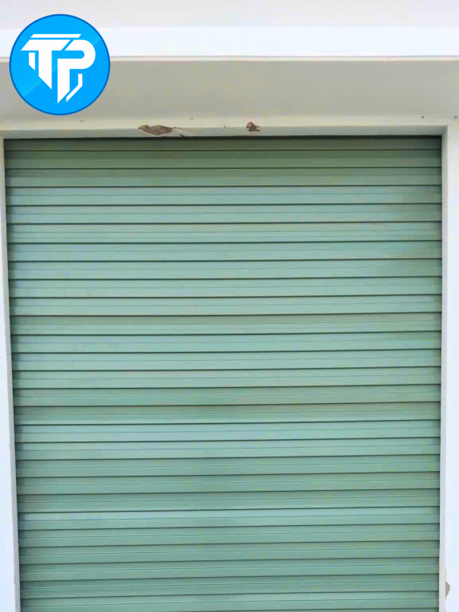 Cửa cuốn cao cấp cho showroom